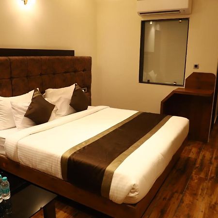 Hotel Emperio Grand Lucknow Exterior foto