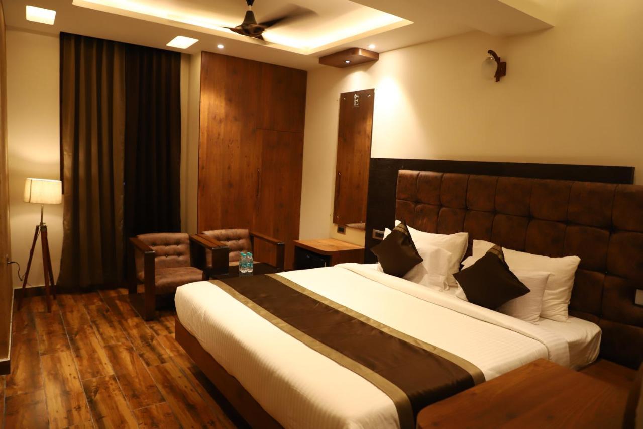 Hotel Emperio Grand Lucknow Exterior foto