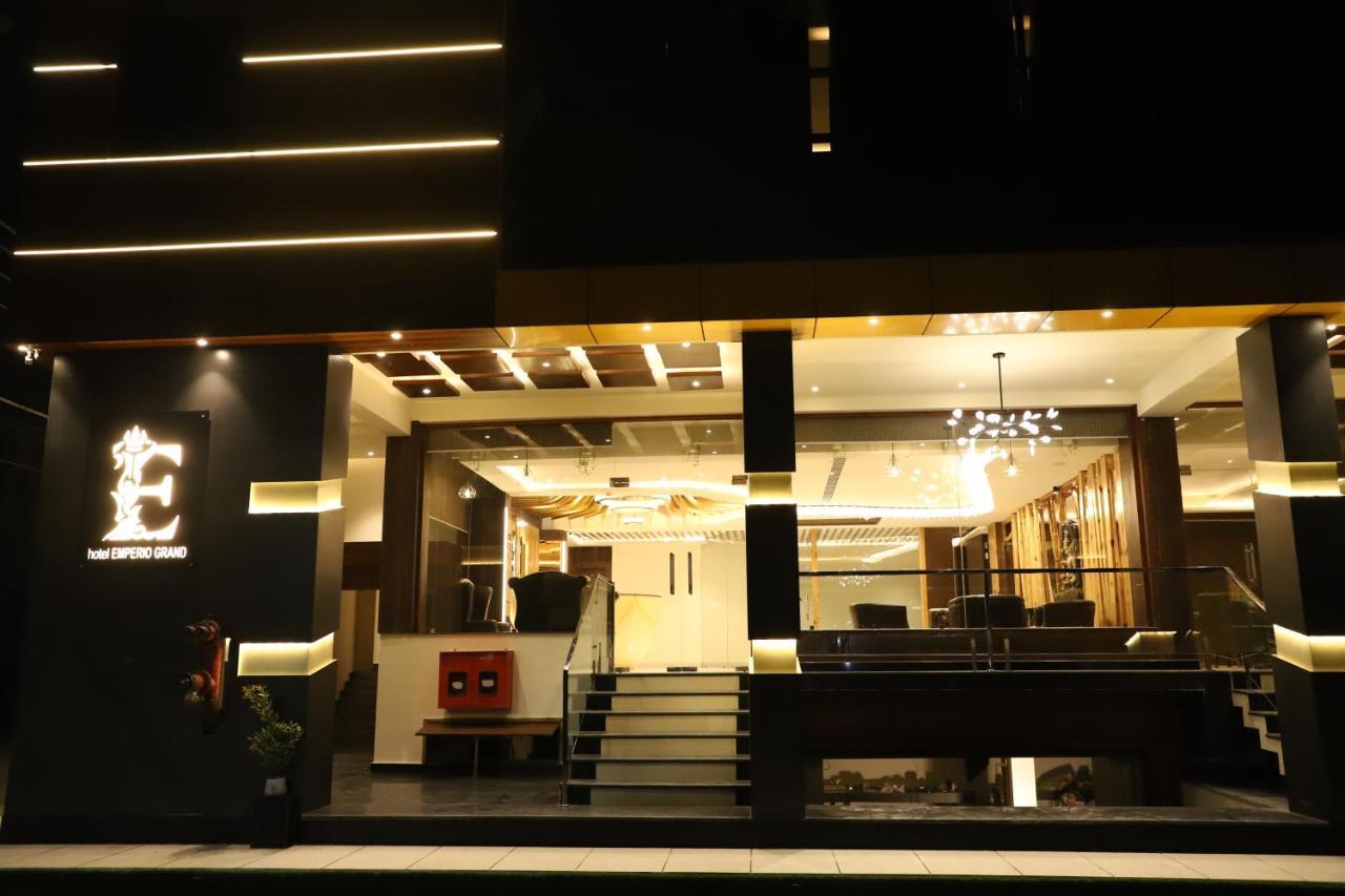 Hotel Emperio Grand Lucknow Exterior foto