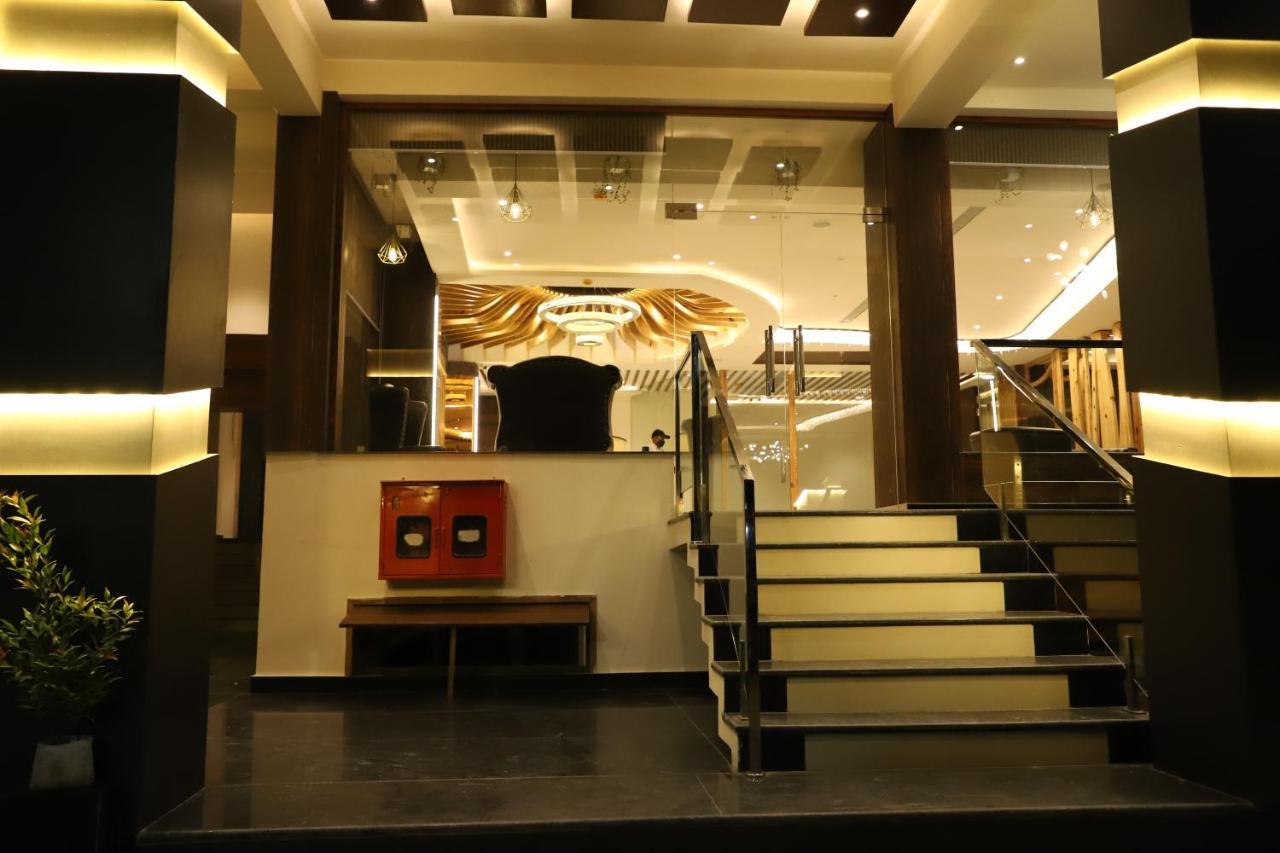 Hotel Emperio Grand Lucknow Exterior foto