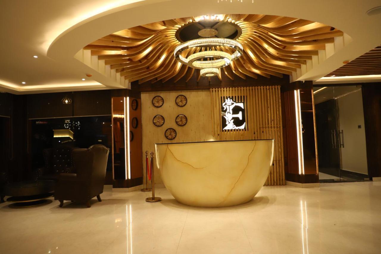 Hotel Emperio Grand Lucknow Exterior foto